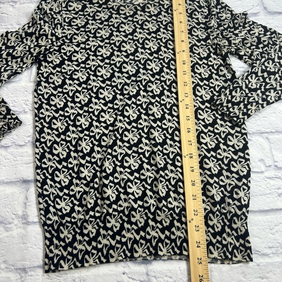 J. Crew Black and Cream Bow Knit Lightweight Sweater. 100% Wool. Coquette Girl. - Picture 4 of 6